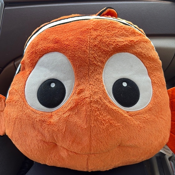 Finding Nemo Pillow with pajama pocket - Picture 1 of 2